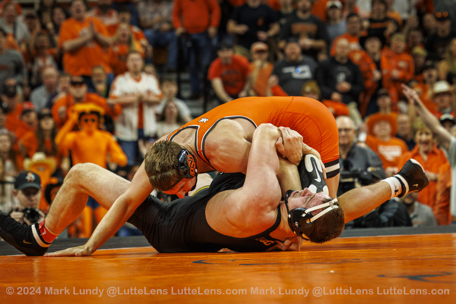 Oklahoma State Defeats Virginia Tech 34-9
