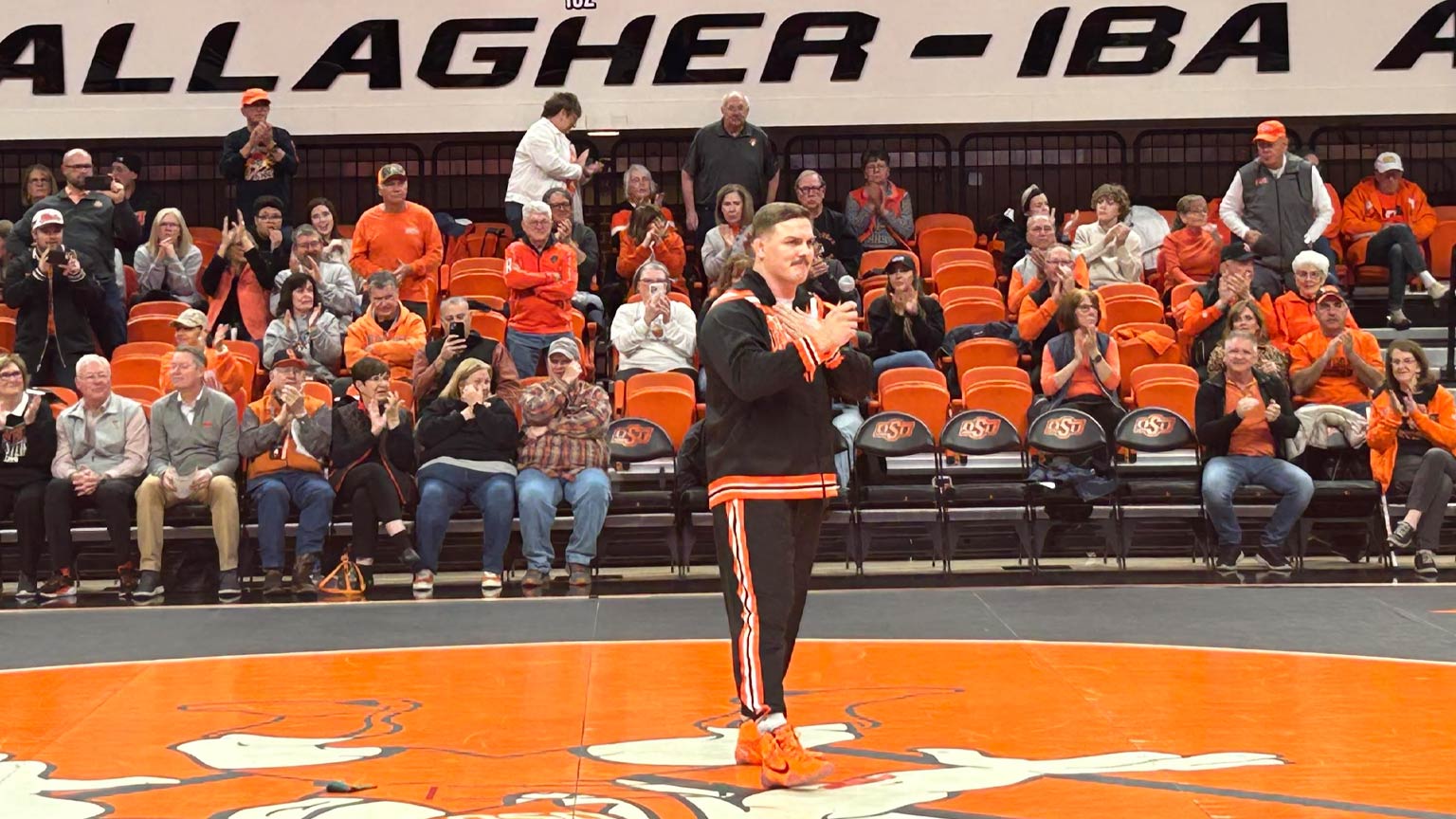 Oklahoma State dominates Air Force, winning 43-6 and