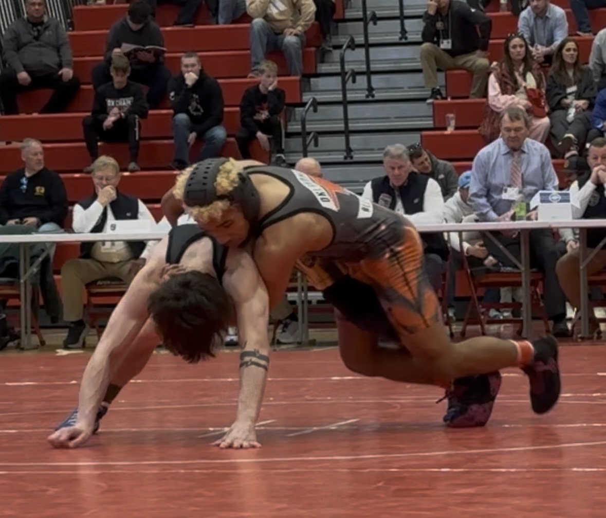 Taii Walsh of Cache wrestling Santino Sloboda of Butler, PA
